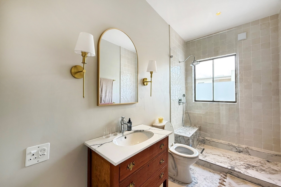 To Let 2 Bedroom Property for Rent in Sea Point Western Cape